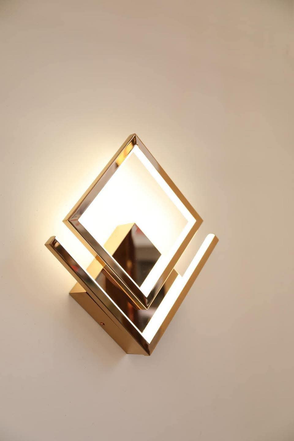 RHOMBUS WALL LIGHT